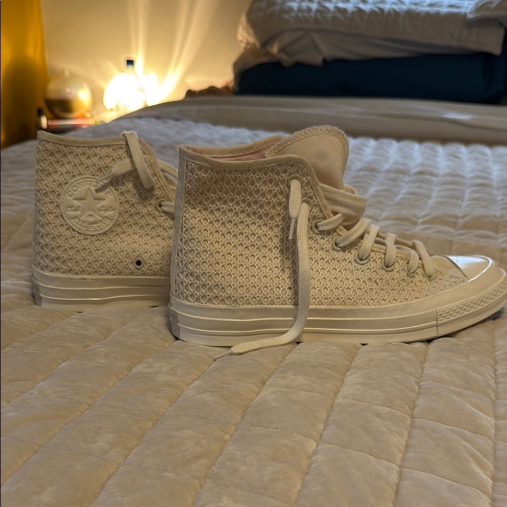 Converse Textured High-Tops in Off-White net men’s 7.5, Womens 9.5